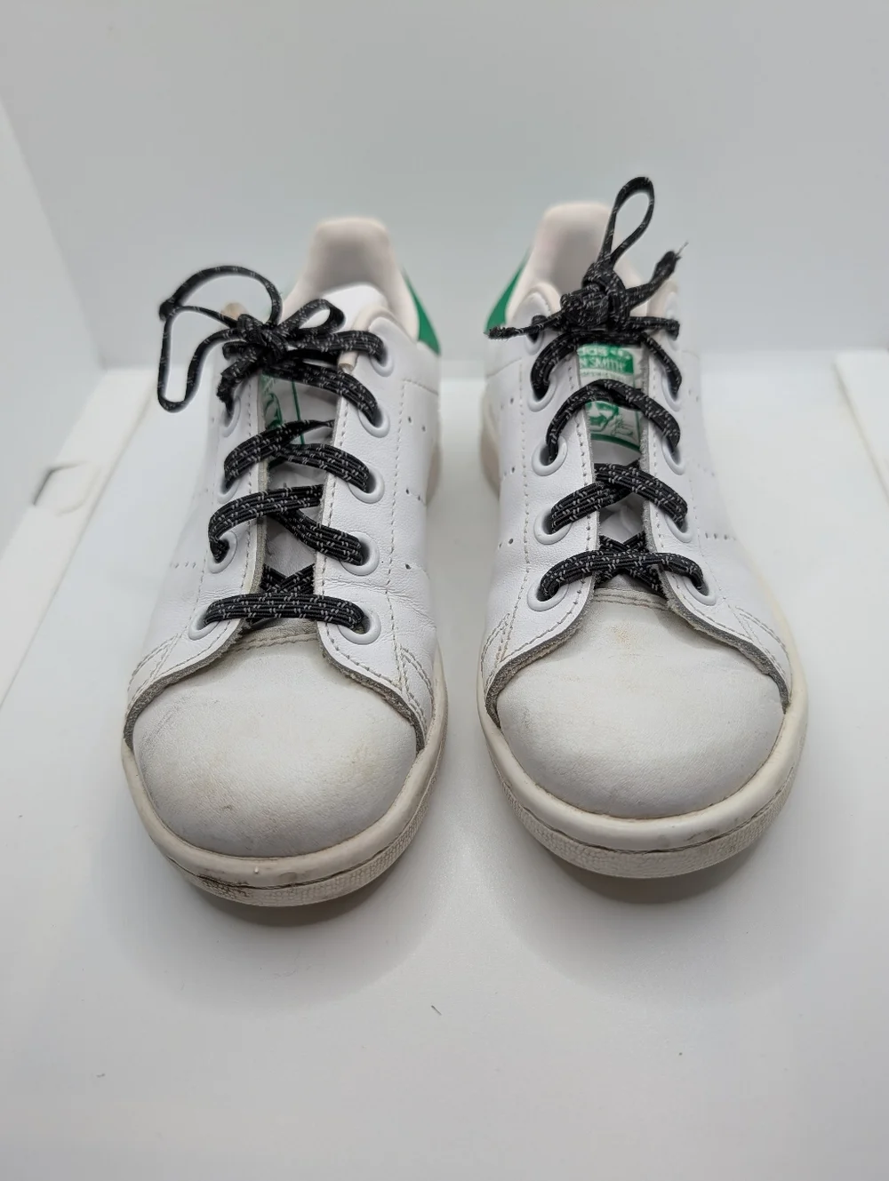 Kids Adidas Stan Smith Sneakers. Size 11 youth/toddler